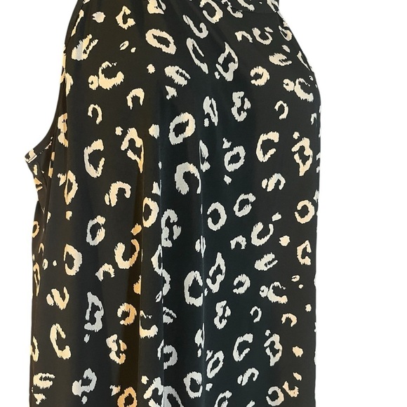 Torrid Printed Sleeveless career work Lagen look Blouse Black/Tan Plus Size 1X - Picture 3 of 8